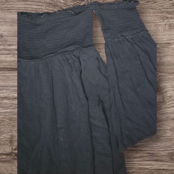 Elegant Black Off-Shoulder Skirt - Picture 2 of 6